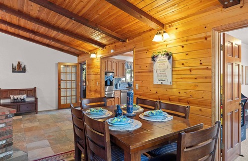 Peter Pan Casa | Mountain Retreat Firepit/BBQ Games