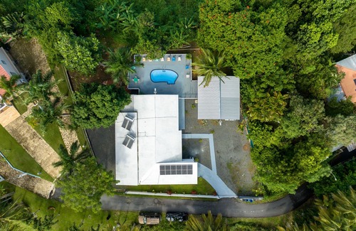 Jimenez Casa | Mountain Retreat House with Pool in El Yunque