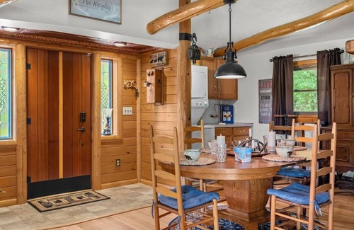 Kelayres Cabina | Mountain Retreat on 10 Acres, Hot Tub & Pond