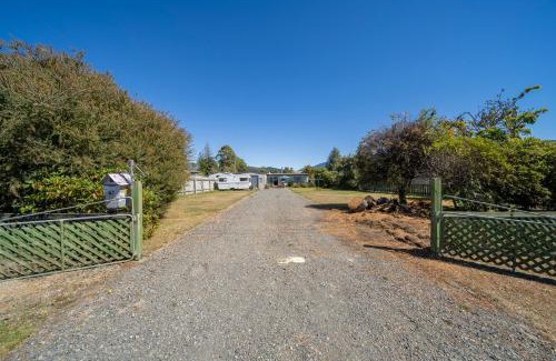 Te Anau Casa | Mountain Serenity - Te Anau Holiday Home