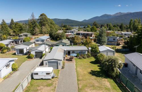 Te Anau Casa | Mountain Serenity - Te Anau Holiday Home
