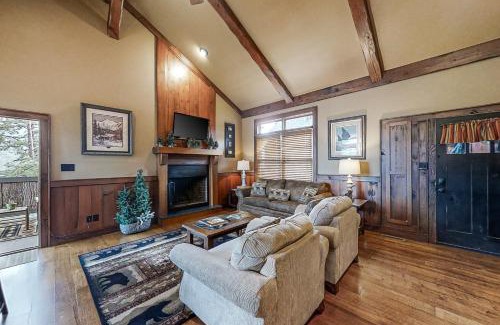 Wears Valley Casa | Mountain Solitude Cabin