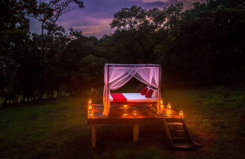 Imbulpe Chalet De Esquí | Mountain Top Glamping Suite with a Star Bed