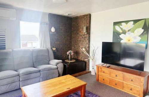 Rotorua Casa | Mountain Top kiwi star holiday home