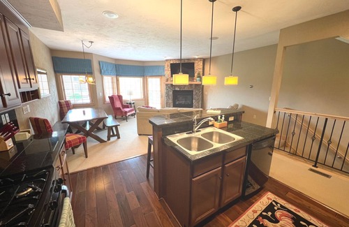 Champion Casa | Mountain top spacious townhome in 7 Springs Southwind