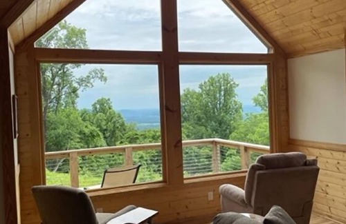 Stanardsville Cabina | Mountain Top Vista | 2 Bed, 1 Bath