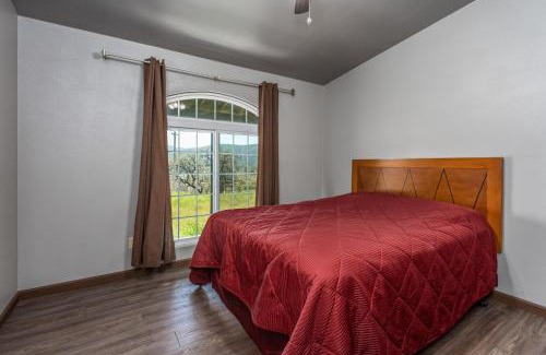 Oakhurst Cabina | Mountain Trail Lodge and Vacation Rentals