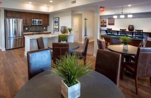 Rancho Palos Verdes Apartamento | Mountain View 2 Bdrm/ 2 Bath/Balcony/Elevator Bldg