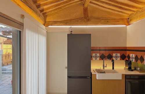 Samcheong-dong Casa | Mountain View 3 Bedroom Traditional Hanok with Bathtub in Bukchon