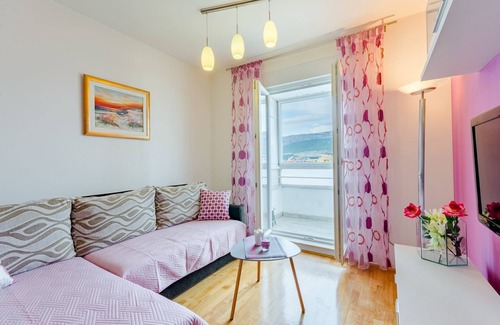 Vranjic Apartamento | APARTAMENTO CON VISTAS A LA MONTAÑA