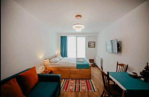 Kazbegi Apartamento | Mountain View Apartment with Balcony next to Gondola Ski Lift