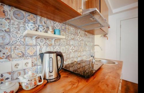 Kazbegi Apartamento | Mountain View Apartment with Balcony next to Gondola Ski Lift