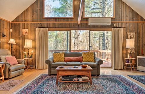 Conway Casa | Mountain-View Conway Cabin about 9 Mi to Slopes!