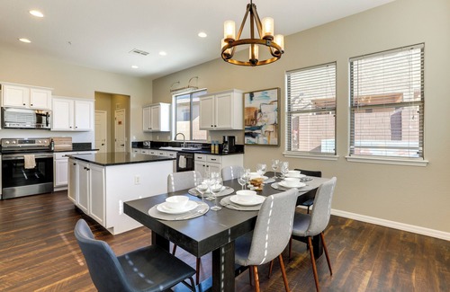 Estrella Mountain Ranch Casa | Mountain View Desert Retreat with 5 Bedrooms! Heated Saltwater Pool - Estrella
