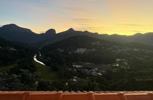 Teresopolis Casa | Vista a las montañas, chimenea y hidromasaje