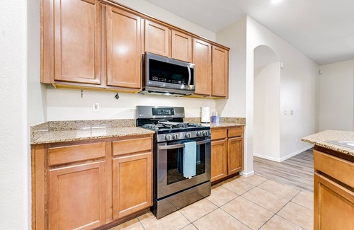Avondale Casa | Mountain-view gem - 2 large living rooms, heated pool, enclosed yard, AC & W/D