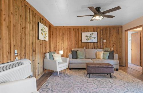 Custer Casa | Mountain View Gem BHBungalows #2