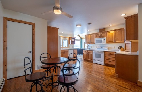 Bozeman Casa | Mountain View Home w/Hot Tub - Close to Downtown!