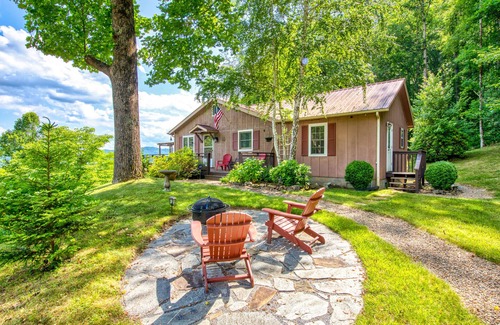 Sylva Casa | Mountain-view home with deck, grill, fireplace, & washer/dryer - dogs welcome