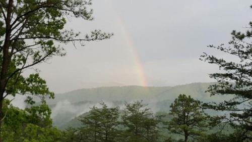 Pigeon Forge Casa | Mountain View Lodge, free tickets, no catch!