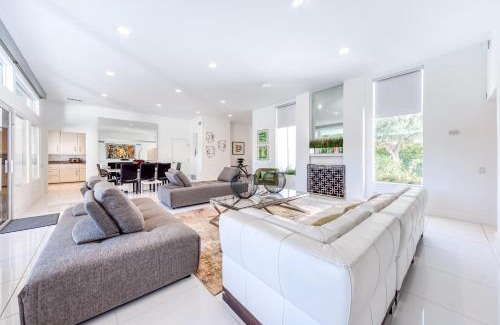 The Movie Colony Casa | Mountain View Oasis Permit# 1630