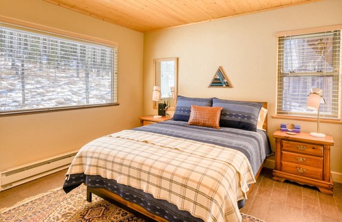 Angel Fire Casa | Mountain-view retreat on 200 acres with sunroom, wood stove & W/D - dog-friendly