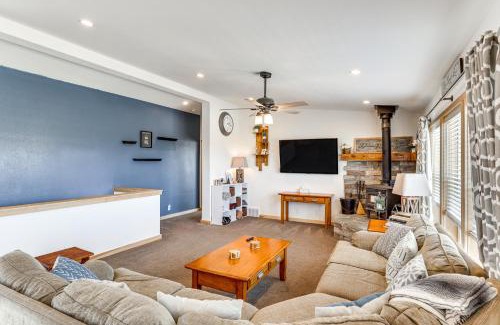 Lander Casa | Mountain-View Retreat in Lander with Private Yard!