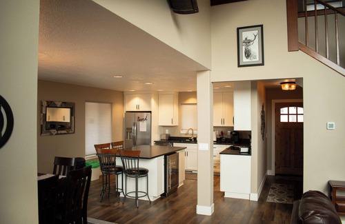 Deschutes River Woods Casa | Mountain View Retreat on 10 Private Acres, Minutes from all things Bend!