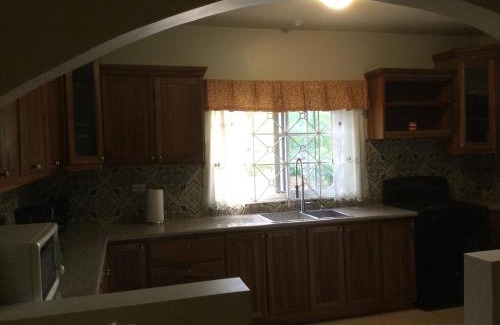 Lacovia Casa | Mountain View retreat st.Elizabeth
