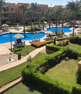 Zafarana Chalet De Esquí | Mountain View Sokhna 2, Sea & Pool View, 3bedrooms, Penthouse with Roof- Families ONLY
