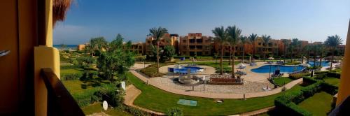 Zafarana Chalet De Esquí | Mountain View Sokhna 2, Sea & Pool View, 3bedrooms, Penthouse with Roof- Families ONLY
