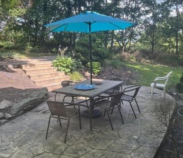 Cherryville Casa | Mountain View-Steam Shower-2 Tier Patio- King Bed