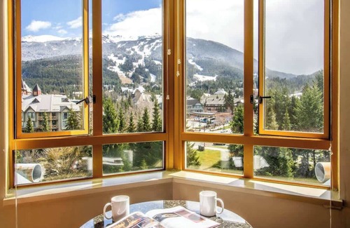 Whistler Cay Heights Apartamento | Mountain View Studio in Whistler Village