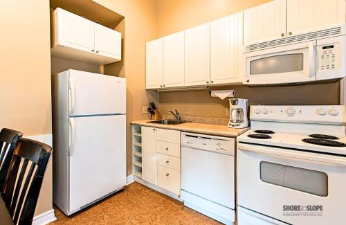 Collingwood Casa | Mountain View Villas One Bedroom Suite