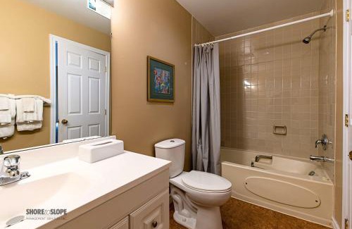 Collingwood Casa | Mountain View Villas One Bedroom Suite