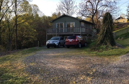 Asheville Casa | Vistas a la montaña, minutos para trabajar