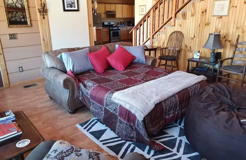 Weldon Casa | Mountain views, starry skies and 90 acres of nature to explore.