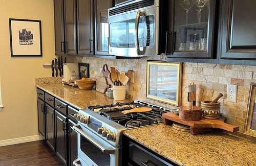 Northgate Casa | Mountain Views, Air Force, Hiking, Fire Pit, WiFi, Gourmet Kitchen, pet friendly