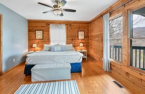 Canton Cabina | Mountain Views with Covered Decks and Hot Tub