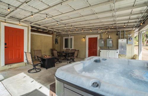 Cascade Apartamento | Mountain Villa Scenic Views Hot Tub & Fire Pit