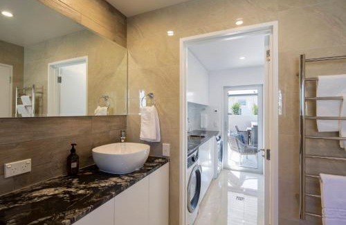 Fernhill Casa | Mountain Vista - beautifully renovated home with spa pool