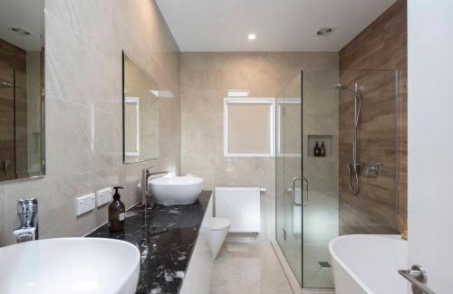 Fernhill Casa | Mountain Vista - beautifully renovated home with spa pool