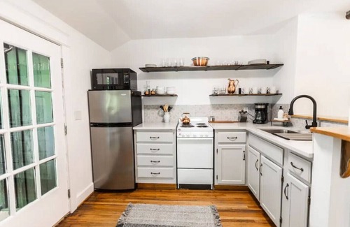 Woodfin Apartamento | Mountain Vista Duplex: Serene Retreat in Asheville