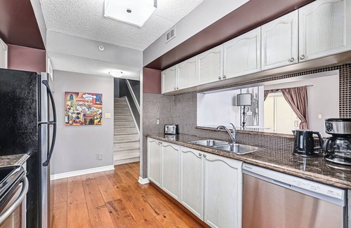The Blue Mountains Hotel | Mountain Walk Condos