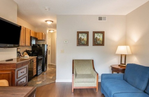 Pigeon Forge Villa | MountainLoft™ - 1 Bedroom Deluxe Villa