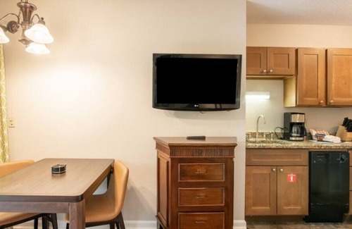Pigeon Forge Villa | MountainLoft™ - 1 Bedroom Deluxe Villa