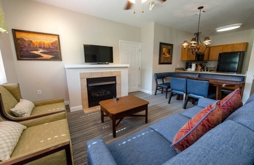 Gatlinburg Casa | MountainLoft™ - Gatlinburg - 2 Bedroom Townhome