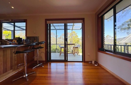 West Moonah Casa | Mountains and Treetops Retreat - Nature Getaway