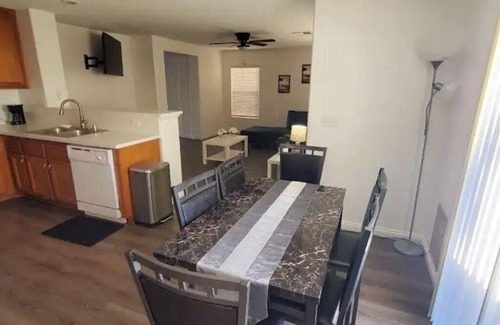 North Las Vegas Casa | Mountains Desert, Great Neighborhood, Comfortable, Parking, Wifi