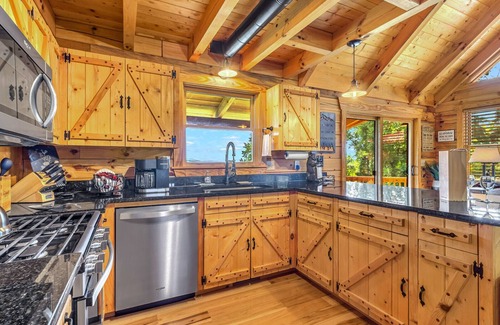 Stanardsville Cabina | Mountainside Retreat | 2 Bed, 2 Bath